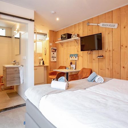 Bed En Bike Strunen Op Texel Den Burg Bagian luar foto